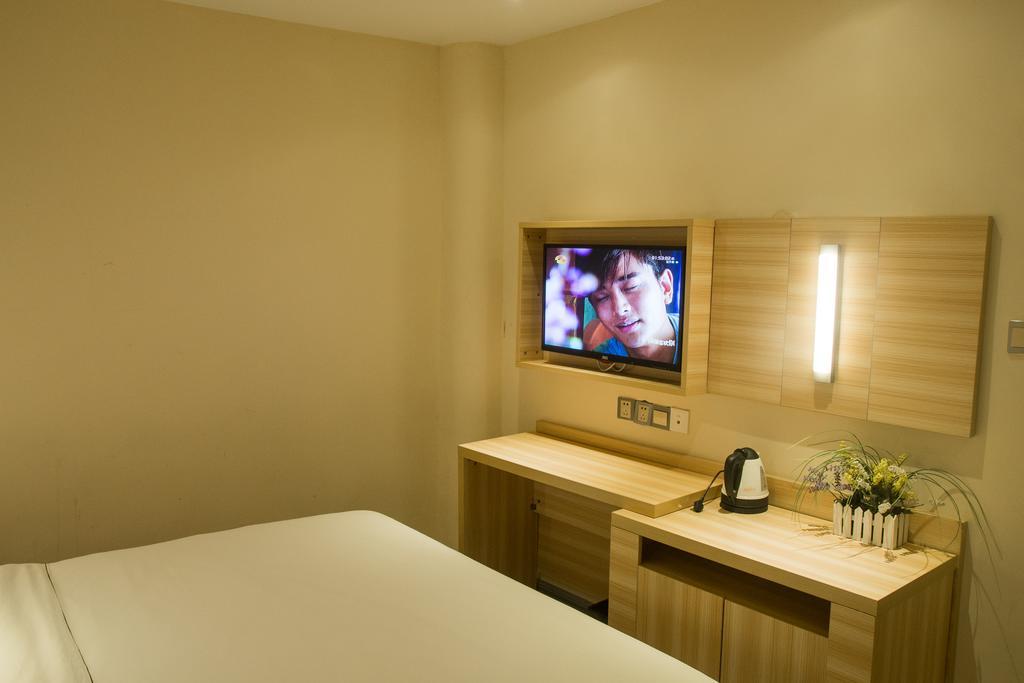 Denise Hotel Apartment Guangzhou Room photo